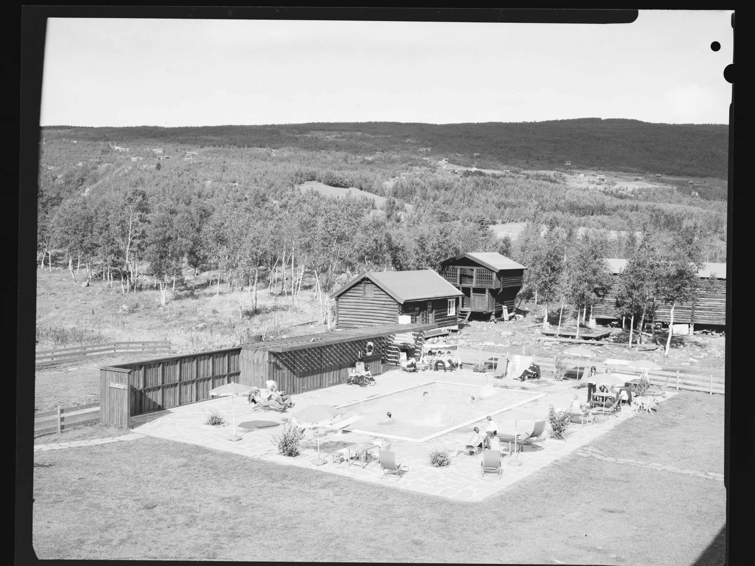 Bardøla_Hotel,_Geilo._-_no-nb_digifoto_20150624_00229_NB_MIT_FNR_27786