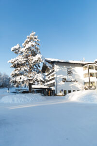 Facade_exterior_winter